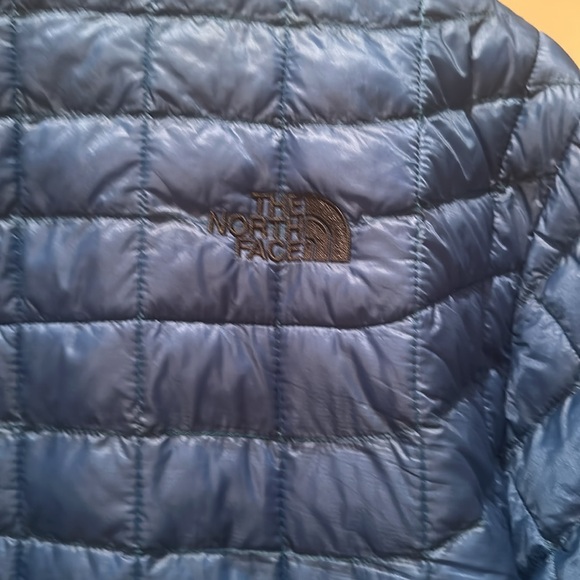 North face blue insulated jacket - brand new - Picture 7 of 7